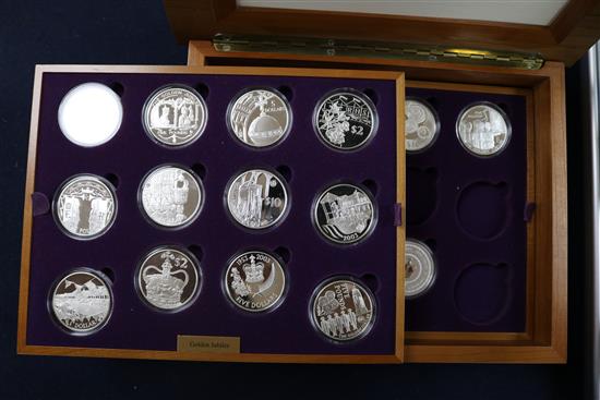 CORRECTION TO CATALOGUE Royal Mint Queen Elizabeth II Golden Jubilee Collection - Now in correct case